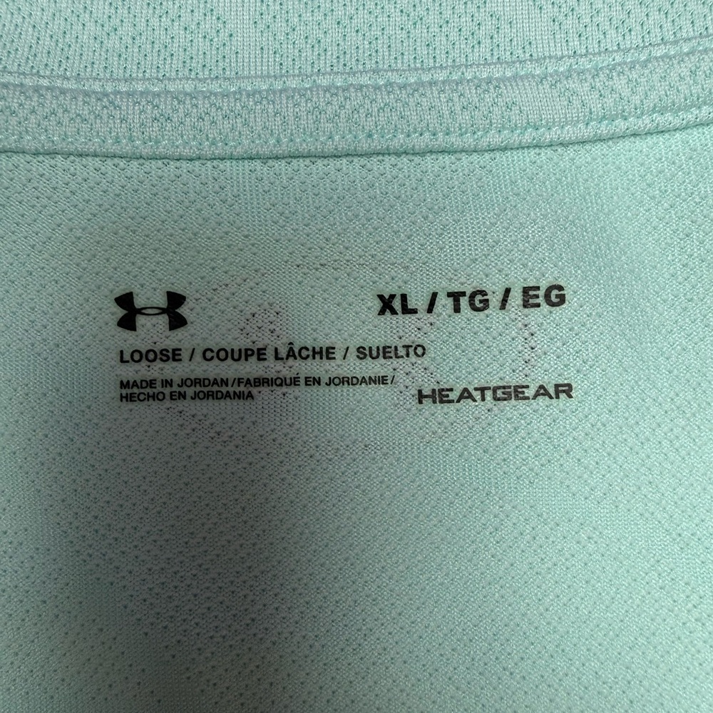 Under Armour Women's Aqua V-Neck Tee - Picture 7 of 8